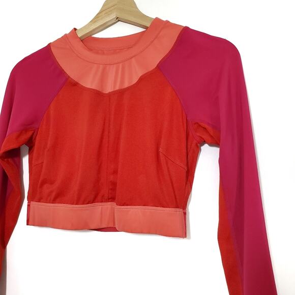 Joy Lab | Cutout Back Long Sleeve Athletic Crop Top Colorblock - Picture 4 of 7